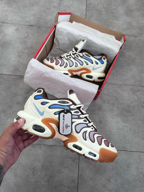 Tênis Air Max TN Plus Color Off - comprar online