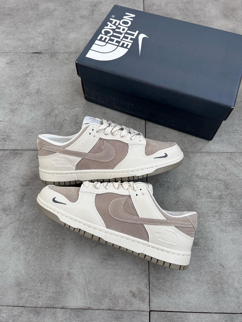 Tênis Sb Dunk Low North Face Nude - comprar online