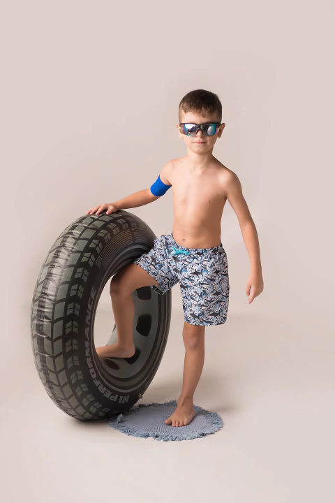 SHORT DE BAÑO TIBURONES - comprar online