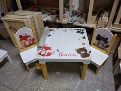 Mesa Infantil Didáctica con Tapa + 2 Sillas + Rollo Lateral - Crecer en colores