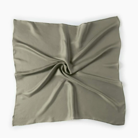 PAÑUELO DE SEDA VERDE 50 X 50 (PÑ44)