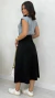 Conjunto: T-Shirt Cinza Feminina Muscle Tee Básica + Saia Preta Feminina Midi Em Suede Com Fenda E Ziper Frontal - comprar online
