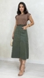 Conjunto: T-Shirt Marrom Muscle Tee Básica + Saia Verde Musgo Midi Feminina Em Suede