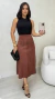 Conjunto: Regata Preta Canelada Feminina + Saia Marrom Feminina Em Suede Midi
