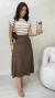 Conjunto: Blusa Muscle Tee Caramelo Listrada Feminina + Saia Marrom Feminina Em Suede Midi
