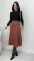 Conjunto: Blusa Preta Feminina Básica Manga Longa Em Algodão Gola Redonda + Saia Marrom Feminina Em Suede Midi - comprar online
