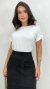 Blusa Branca Feminina Básica Manga Dobrada - comprar online