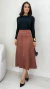 Conjunto: Blusa Preta Feminina Básica Manga Longa Em Algodão Gola Redonda + Saia Marrom Feminina Em Suede Midi na internet