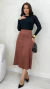 Conjunto: Blusa Preta Feminina Básica Manga Longa Em Algodão Gola Redonda + Saia Marrom Feminina Em Suede Midi - loja online