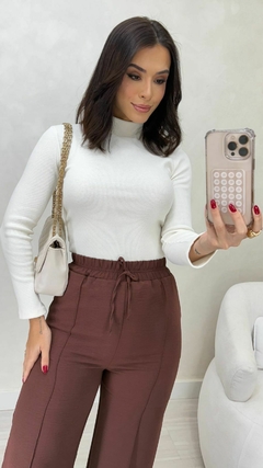 Blusa Off White Básica Feminina Canelada Gola Alta Manga Longa - comprar online