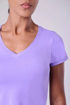 Camiseta Authen Keep Cool Decote V Uv50 | Roxo