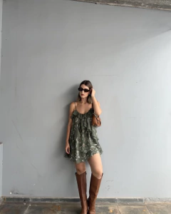 VESTIDO CURTO FLORAL CHLOE - comprar online