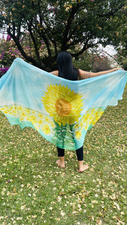 Véu Em Seda Pura Pintado à Mão - Flor de Girassol - comprar online
