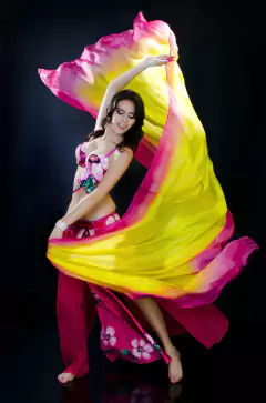 Véu Em Seda Pura Pintado à Mão - Amarelo Com Borda Rosa