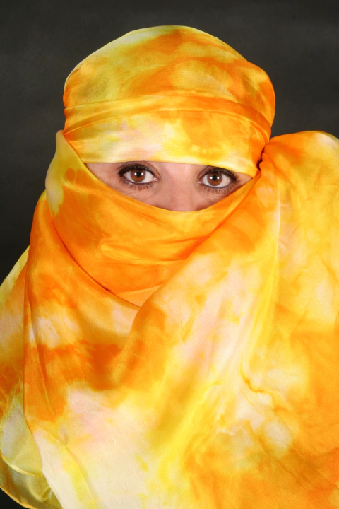 Véu Em Seda Pura Pintado à Mão - Amarelo Mesclado