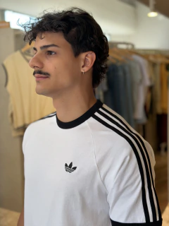 CAMISETA CLASSICA ADICOLOR