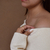 Anillo Caroline en internet