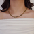 Collar trenzado en internet