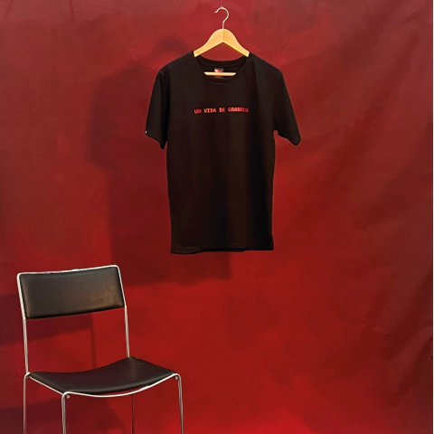 REMERA GRANDEZA BLACK - comprar online