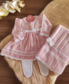 Saída de Maternidade Carla - Rosa/Branco - 3 peças - Manta, Vestido e calça - comprar online