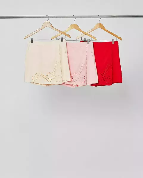 SHORTS SAIA TWILL COM BORDADO KARMANI