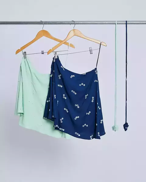 BLUSA CREPE BORDADO ASSIMETRICA UM OMBRO KARMANI