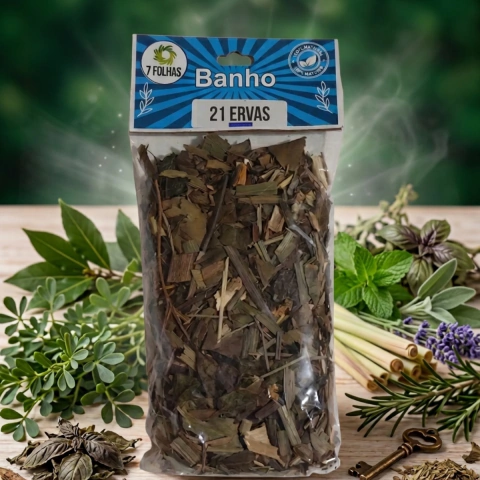 Embalagem oficial do Banho de Ervas 21 Ervas da 7 Folhas Artigos Religiosos, mostrando a solapa azul da marca e o pacote transparente com o blend completo de 21 ervas secas para limpeza pesada e renovação espiritual.