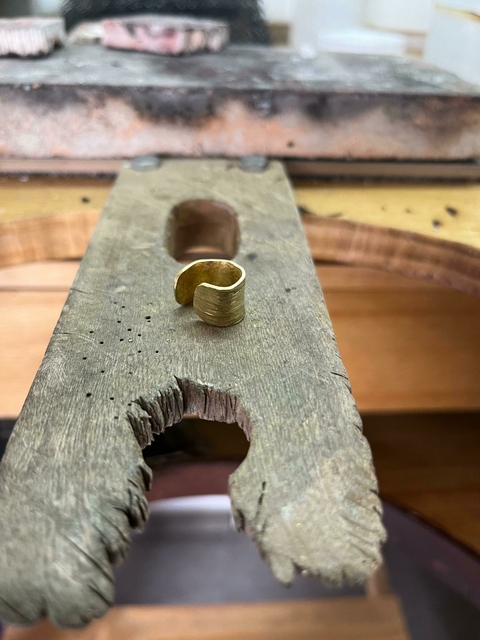 ARO #001 - EAR CUFF TEXTURADO