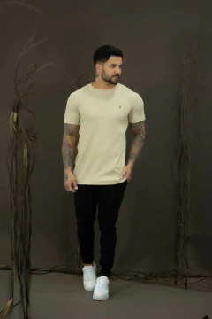 Camiseta KJ Bege na internet