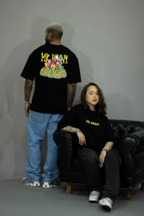 Camiseta Mr Bunny Oversized Preta Suedine