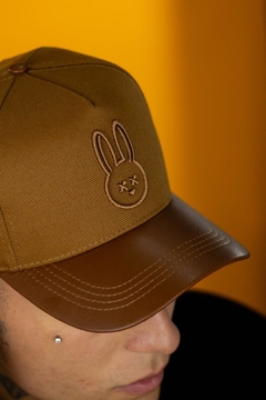 Bone Strapback Bunny Caramelo - comprar online