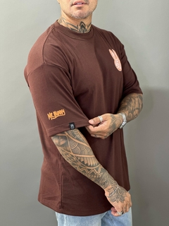 Camiseta Bunny Marrom na internet