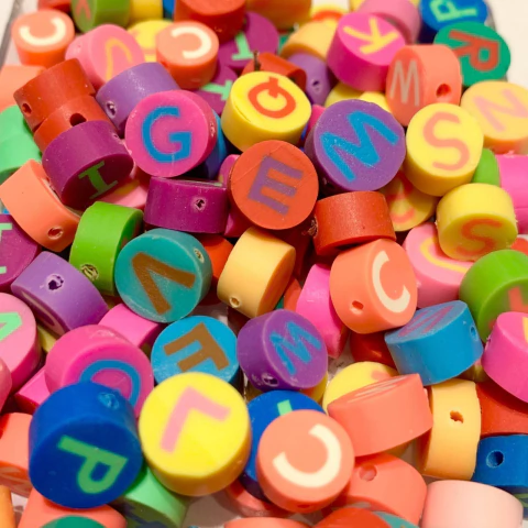 Cuentas FIMO - Letras Multicolor 10mm - comprar online