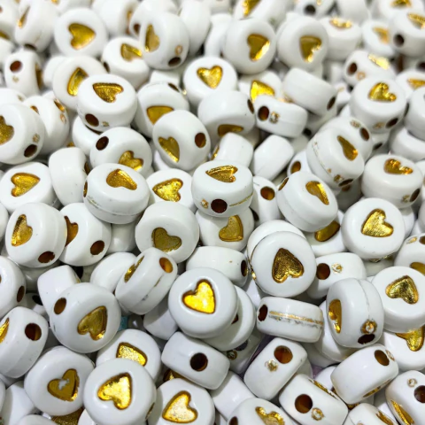 Cuentas Plásticas - Corazón Dorado Cuenta Blanca 7mm - comprar online