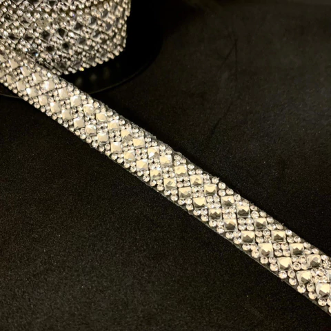 Galón con Strass Termoadhesivo - 14mm - comprar online