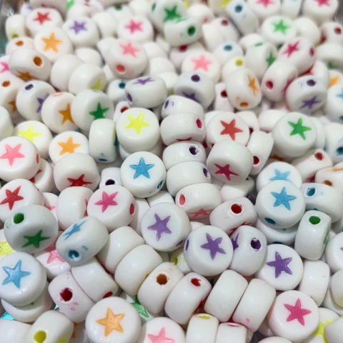 Cuentas Plásticas - Estrella Multicolor Cuenta Blanca 7mm - comprar online