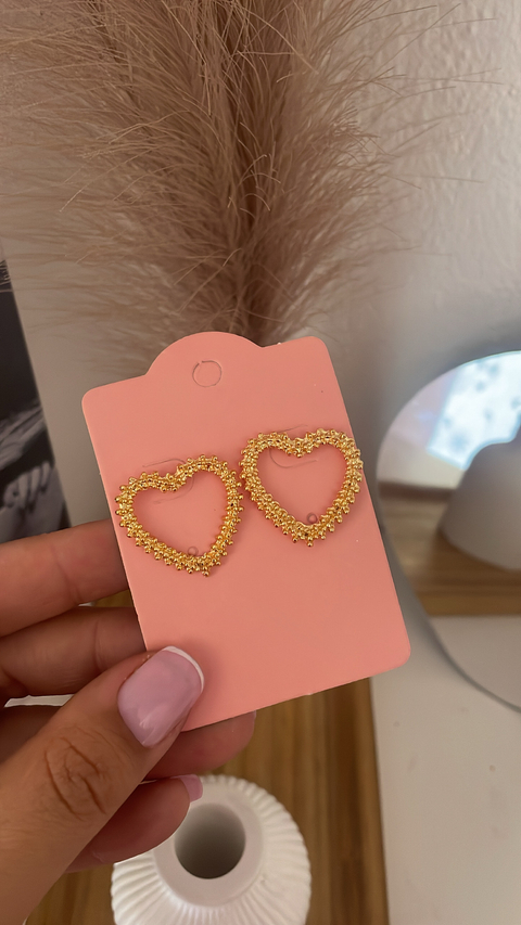 Brinco coração vazado