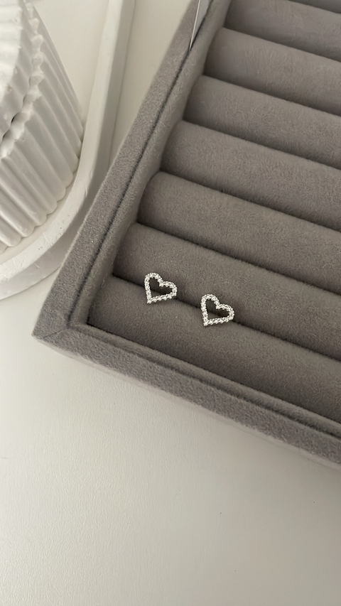 Brinco coração vazado