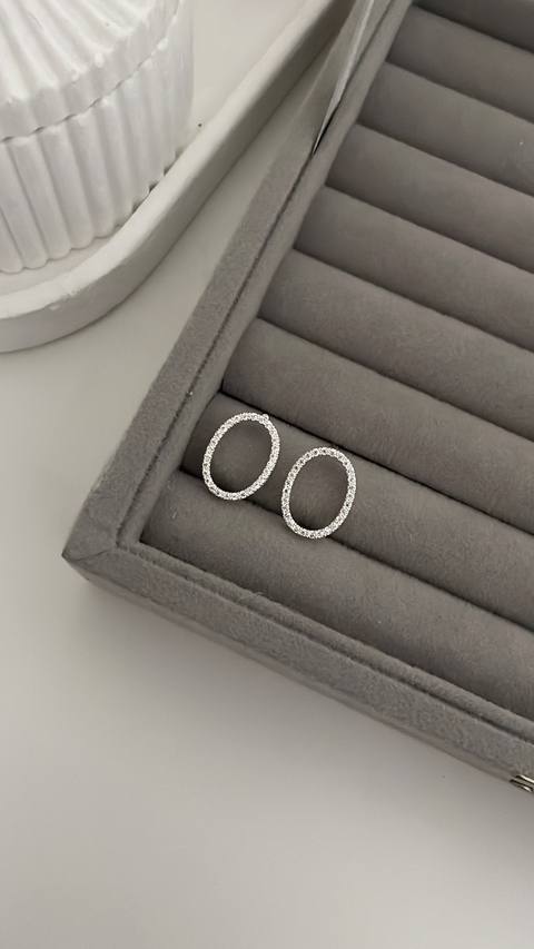 Brinco aspiral cravejado