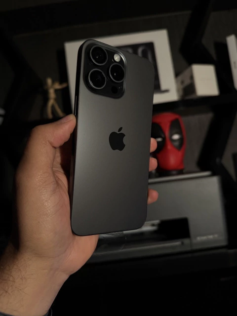 iPhone 15 Pro MAX 256GB Titanium Preto Seminovo