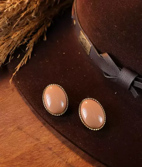 Brinco oval esmaltado rosê nude - comprar online