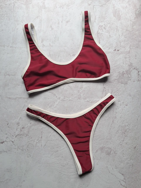 Top Bordo Bombi en V Premium