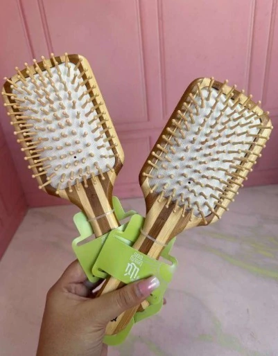 CEPILLO DE BAMBÚ CUADRADO