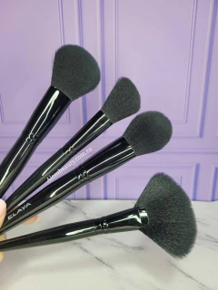 KIT DE BROCHAS X10 EN CAJA ELAYA - comprar online