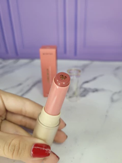 CORAL LIP MONTOC en internet