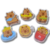 Kit com 6 prendedores de acrílico com desenhos de capivaras em várias atividades divertidas.