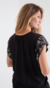 Remera tachas Yei - comprar online