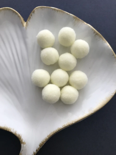 Pompom Bege - 10 unidades - comprar online