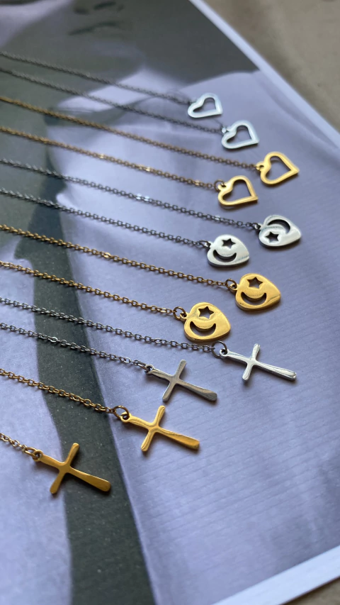 Brinco Fio Coração Gold em aço inox - comprar online