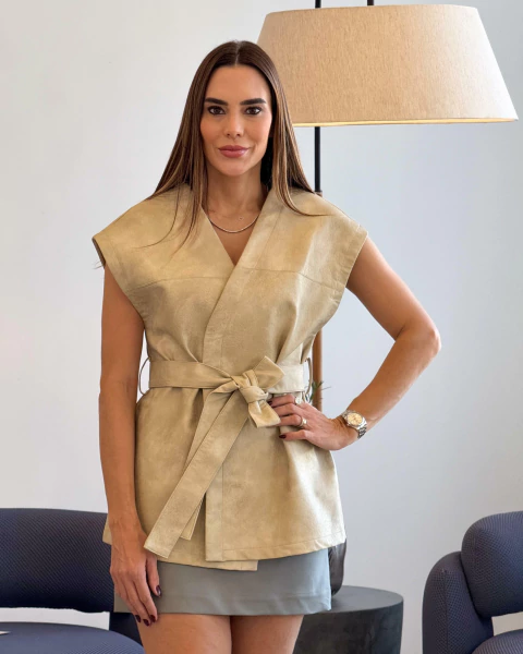 COLETE PU COM AMARRAÇÃO MAIS UM JH76903